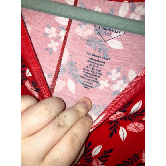 St. Johns Bay red floral flowy dress size large - Picture 3 of 3